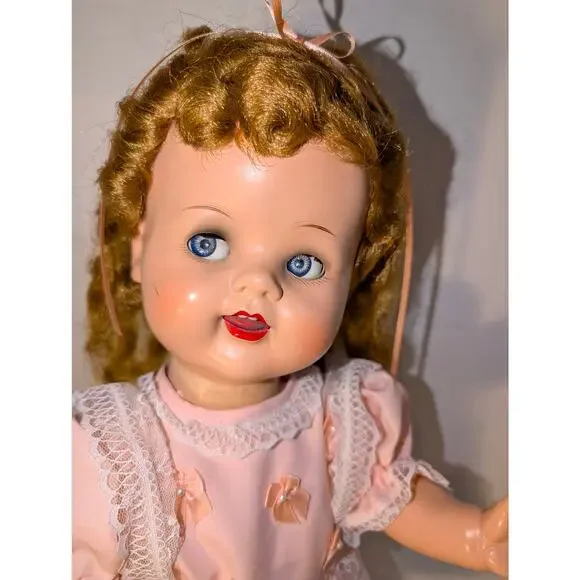 Vintage 1950's 22" Ideal Saucy Walker Doll - Picture 2 of 9